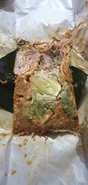 202 Mee Goreng, Mee Rebus