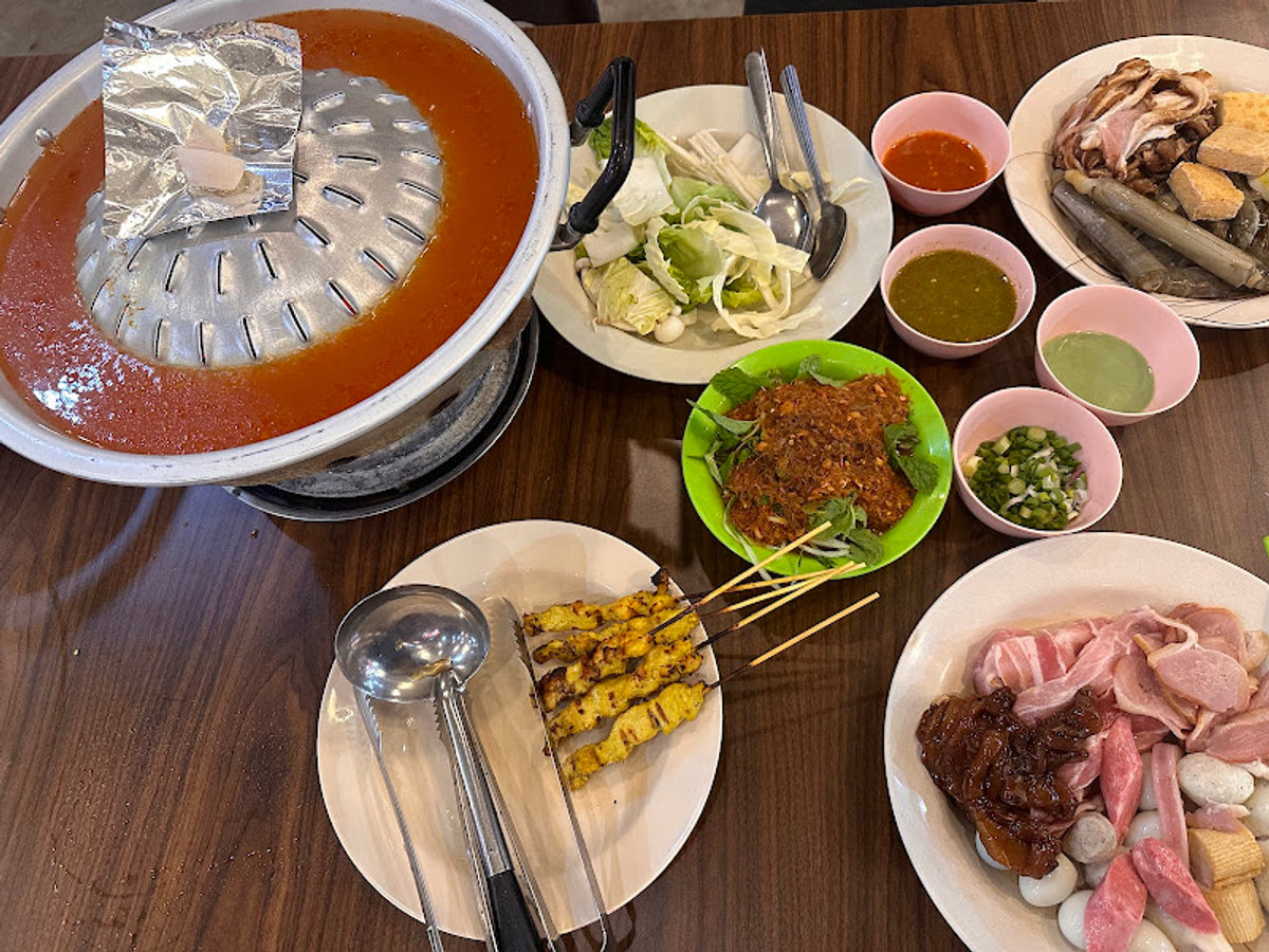 Little Thai Pot Mookata 1932 cafe