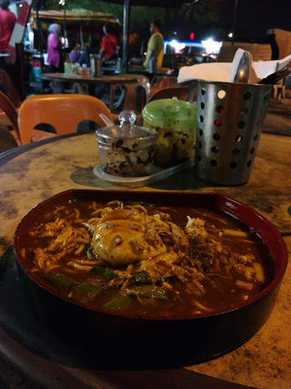 Kedai Mee Bandung Teloq Pecah Dalam 2