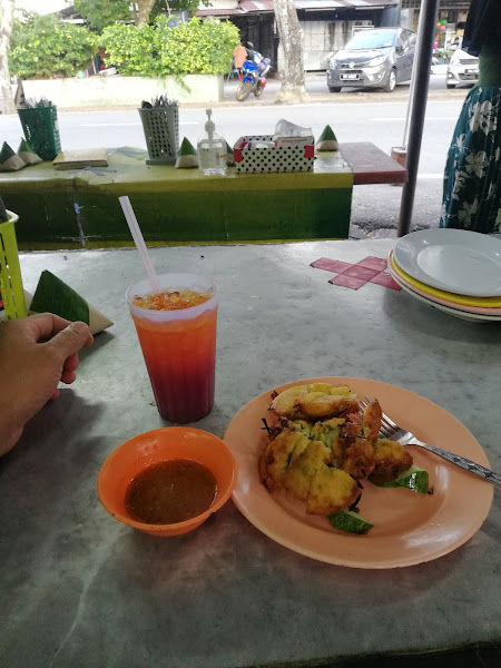 Gerai Cucur Udang Penaga