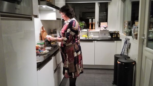 vrouw in keuken