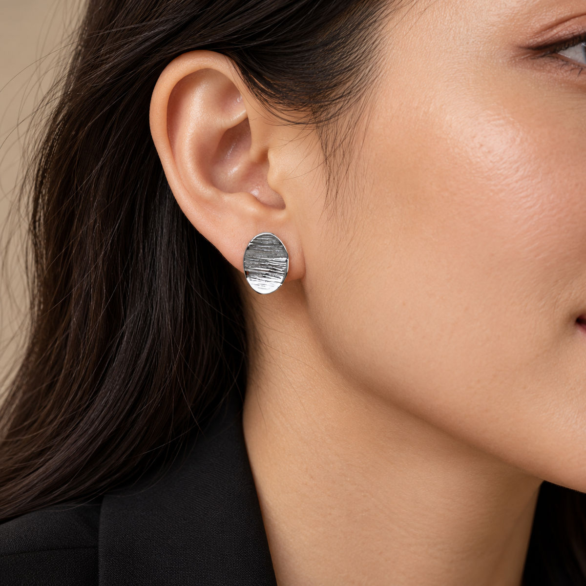Textured Oval Stud Earrings 4