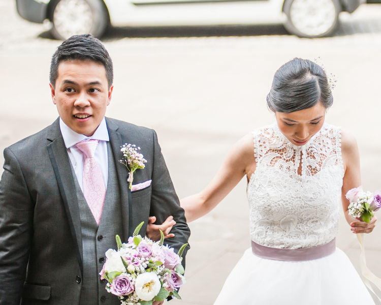 Arriving at Sheffield Town Hall - Carmen & Chris' wedding