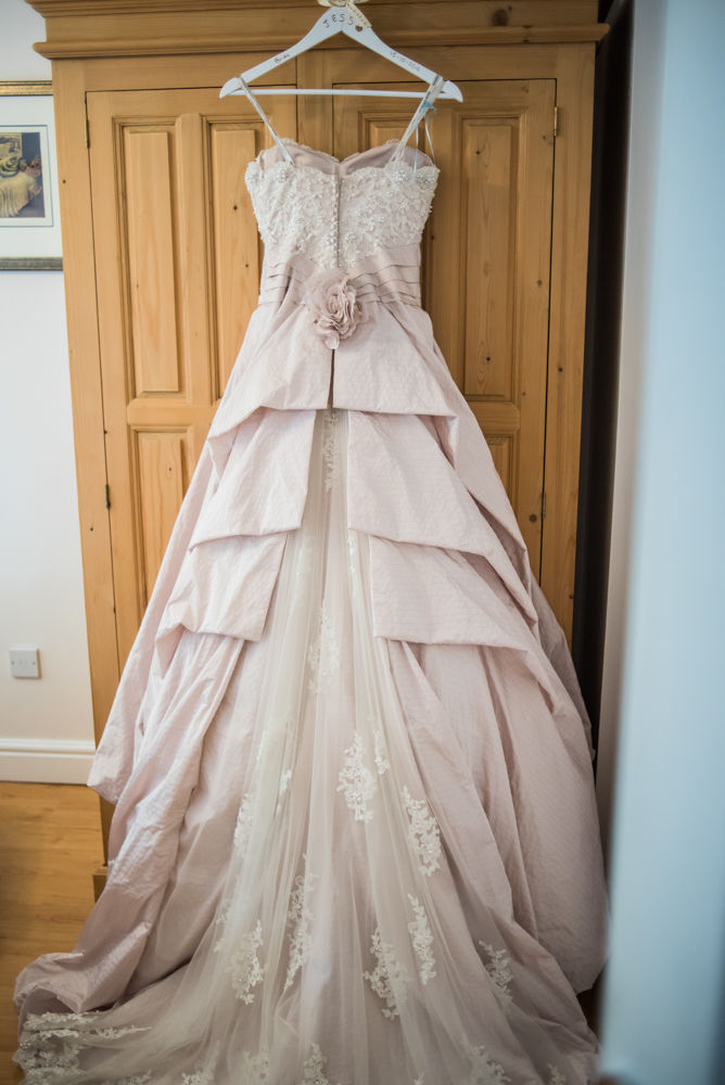 Ian Stuart wedding dress, Maynard wedding, Sheffield photographers