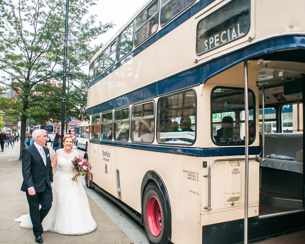 Vintage bus, Sheffield wedding photographers
