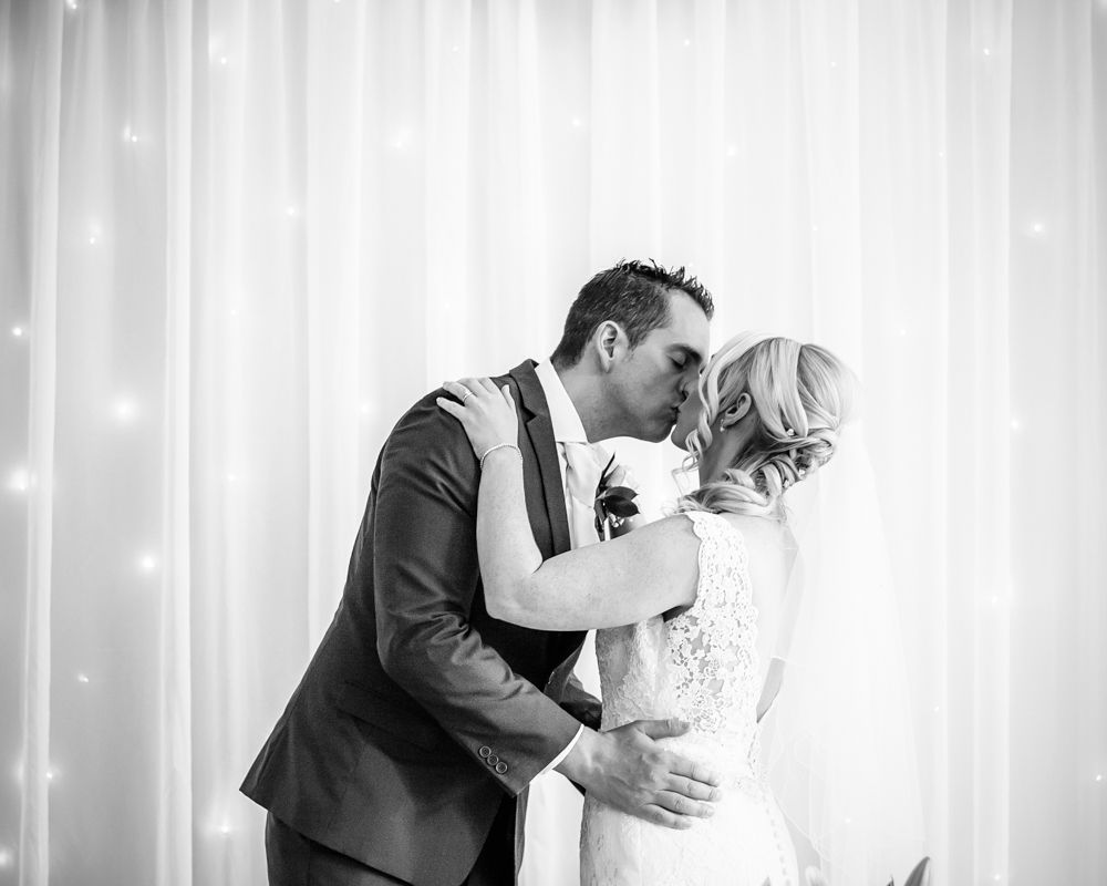 First kiss, Maynard wedding photography Sheffield
