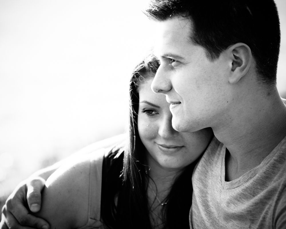 Cuddles, engagement photos Sheffield