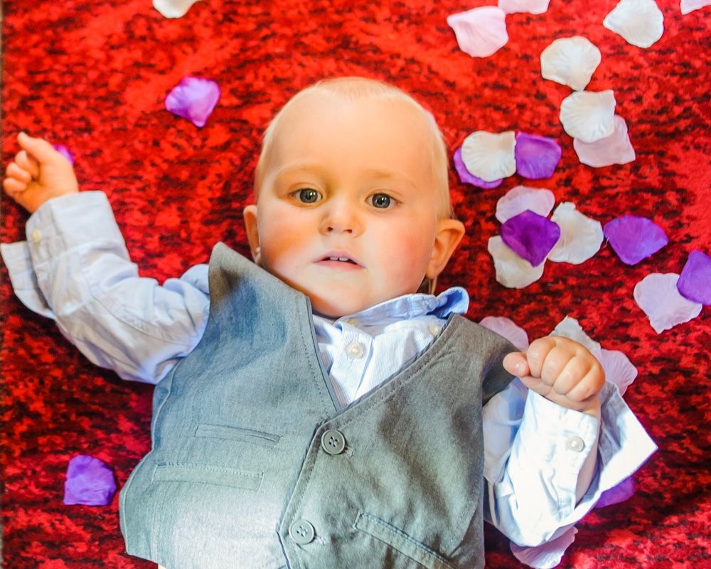 Child sleeping in aisle in Chapel! Maynard wedding, Sheffield photographers