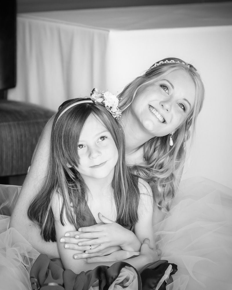 Cuddles with bridesmaids, Maynard wedding, Sheffield photographers