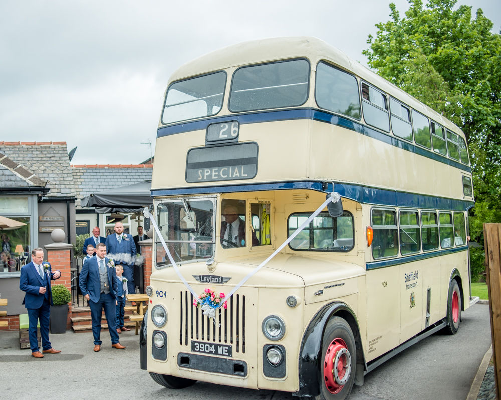 Vintage Sheffield bus, Sheffield wedding photographers