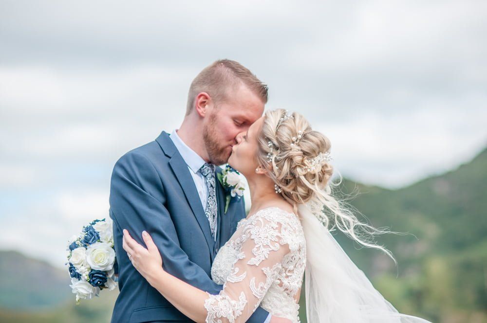 Kisses by the lake, Inn on the Lake Weddings, Lake District