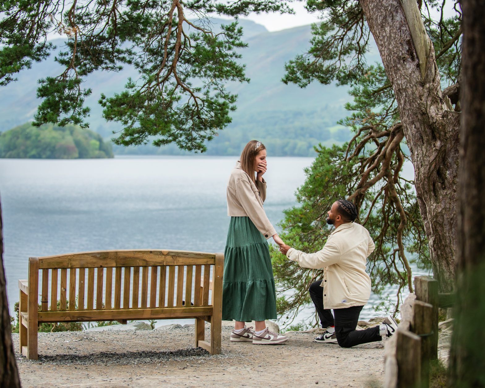 Gareth proposes to his girlfriend, proposal photography Lake District, Derwentwater