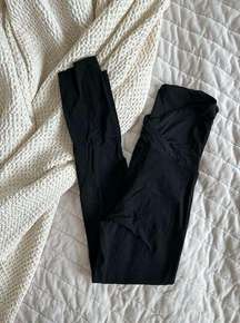 Ingrid & Isabel maternity leggings