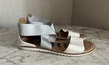 Sorel Ella Sandal Size 8.5 White Silver Metallic Straps