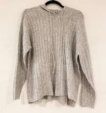 Sweet Romeo Ribbed Pullover Sweared with Hood in Gray