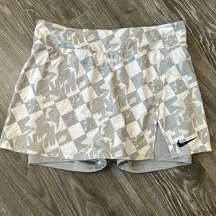 Womens Nike dry fit white and gray block print tennis skort size small