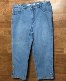 Jones New York Jeans Soho Crop Size 10 light wash