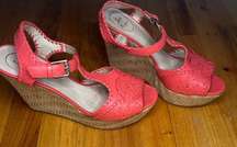 Jack Rogers Medallion T-Strap Wedge in Coral size 10