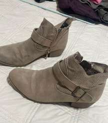 Ankle Boots 1/2