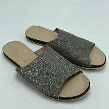 Coconuts by Matisse slip on sandals grey pebbled size 7