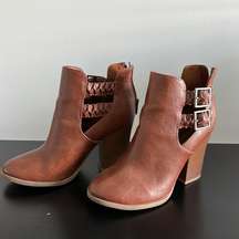 American Eagle Tan Booties Sz 6.5