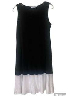 Black and white sleeveless dress