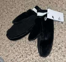 Nike black faux fur mittens, XS/S