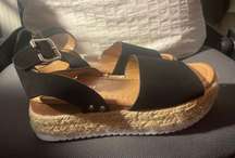 Platform Sandles Size 7