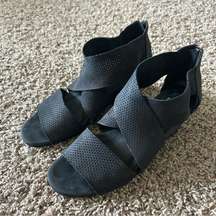 Eileen Fisher Kes Perforated Nubuck Wedge Sandals in Black Size 8