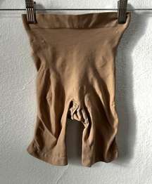 New Without Tags SKIMS High Waisted Above The Knee Shorts Womens S Sienna