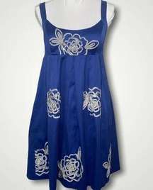 Dress with embroidered flowers