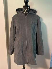 EUC London Fog Grey Zip Up Winter Coat with 2 pockets and hood size 1X