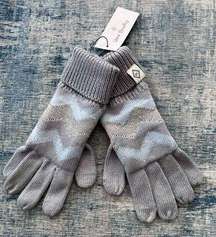 NWT! Vera Bradley Winter Chevron Blue Gray Silver Cozy Knit Tech Gloves