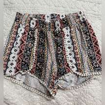 Love streak patterned shorts