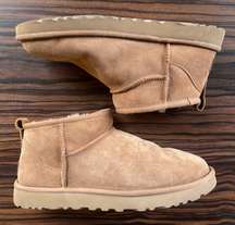 Ugg - Womens Classic Ultra Mini Boots, size 8 US womens, color brown.