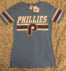 NWT  By Campus Lifestyle Junior’s Medium Philadelphia Phillies Tee T-shirt