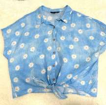 EUC Charlie B daisy pattern light cornflower blue tie button down linen top XXL