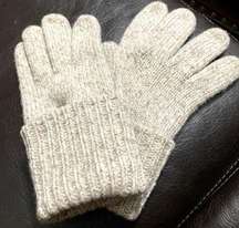 Pair of women’s wool gloves in beige