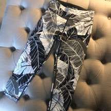 DKNY Palm Print Capri Leggings