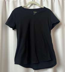 NWOT  Solid Black Round Hem V-Neck Workout T-Shirt Size Medium