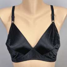 Vintage Vassarette Second Skin Satin Bra Size 38C 70-144 Black Shiny Wireless