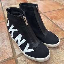 DKNY TEXTILE WEDGE SNEAKER