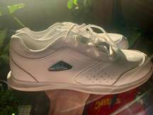 *WHITE/VERY CLEAN* Leather Athletic Cheerleader Shoes