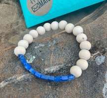 NWT 💙 Lapis and wooden bead bracelet for essential oils