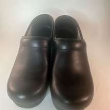 Dansko Professional Black Leather Clogs Women Slip On Work Shoes Padded Comfort