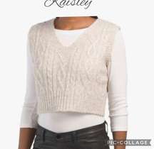 Kaisley v neck cropped cable knit sweater vest beige size M NWT