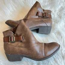 Blowfish Shanna Boots Ankle Booties Brown Faux Leather SZ 9.5 Buckle Detail