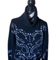 VERTIGO | HIGH NECK | SOFT WITH A BEAUTIFUL DESIGN ON FRONT | SIZE M