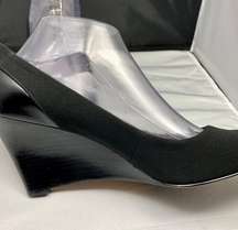 Women's Ellen Tracy Black Wedge Pumps, Peep Toe, 10M in Very Good Condition