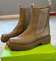 Chelsea Laguna Boots